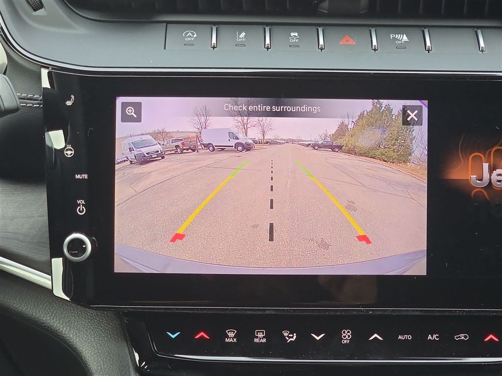 2026 Jeep Grand Cherokee Laredo