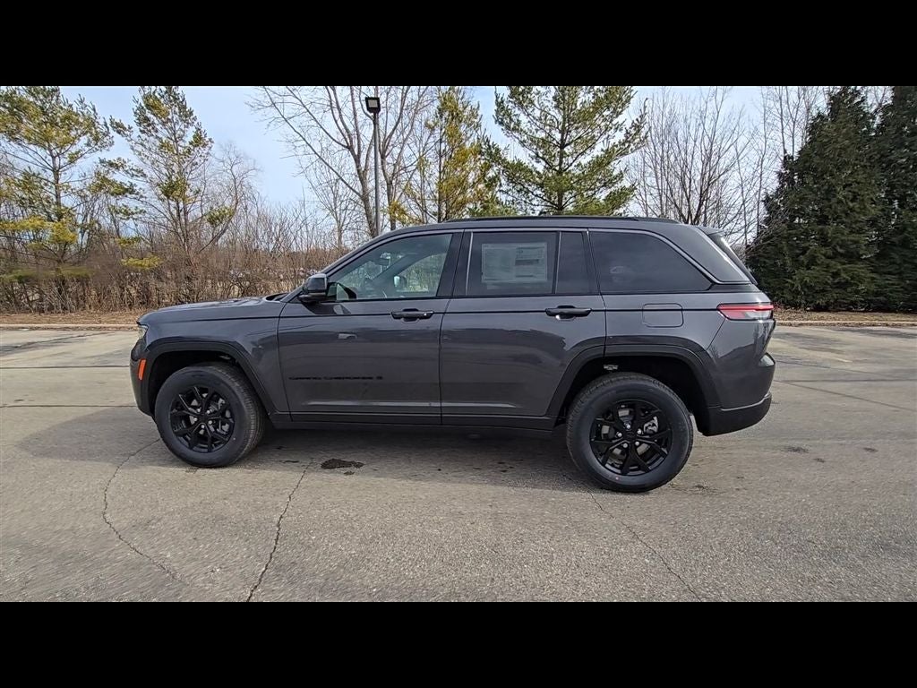 2026 Jeep Grand Cherokee Laredo