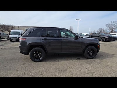 2026 Jeep Grand Cherokee Laredo