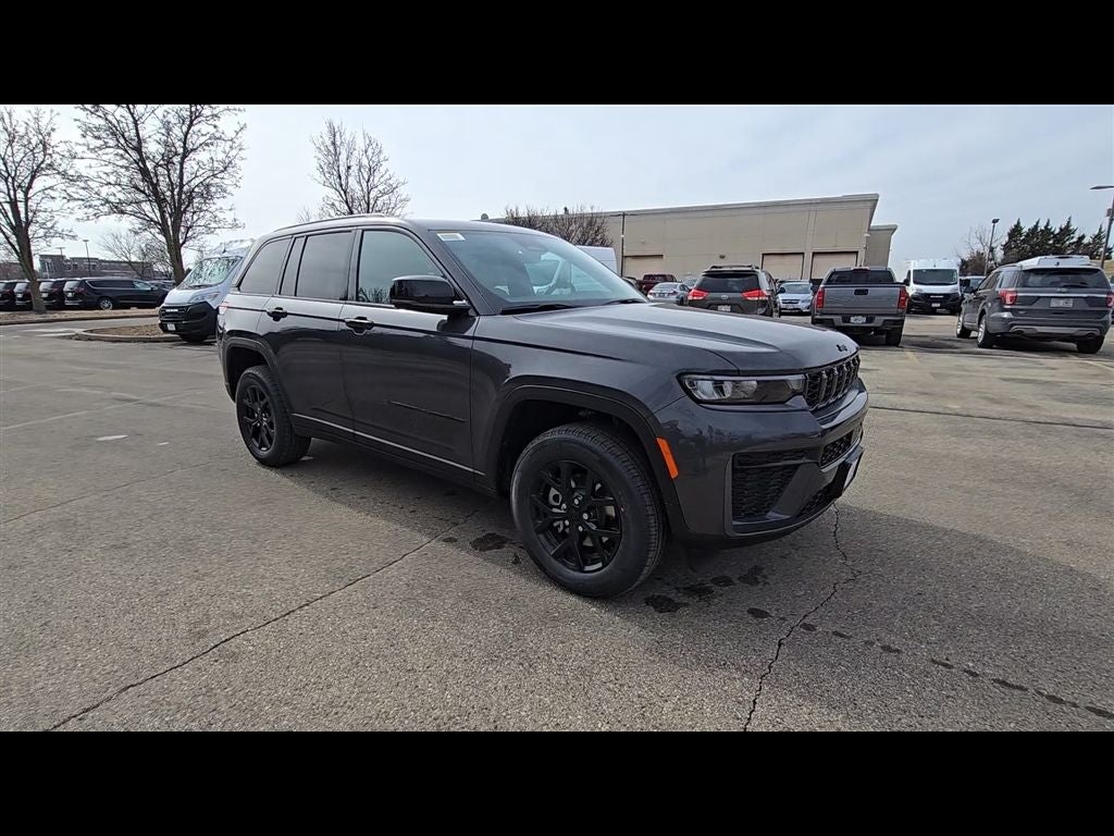 2026 Jeep Grand Cherokee Laredo