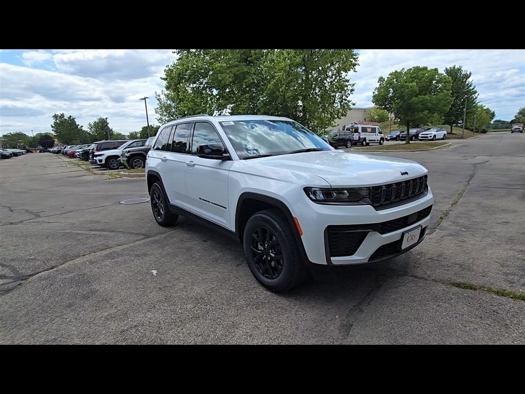 2026 Jeep Grand Cherokee Altitude