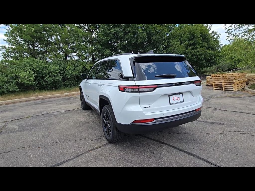 2026 Jeep Grand Cherokee Altitude