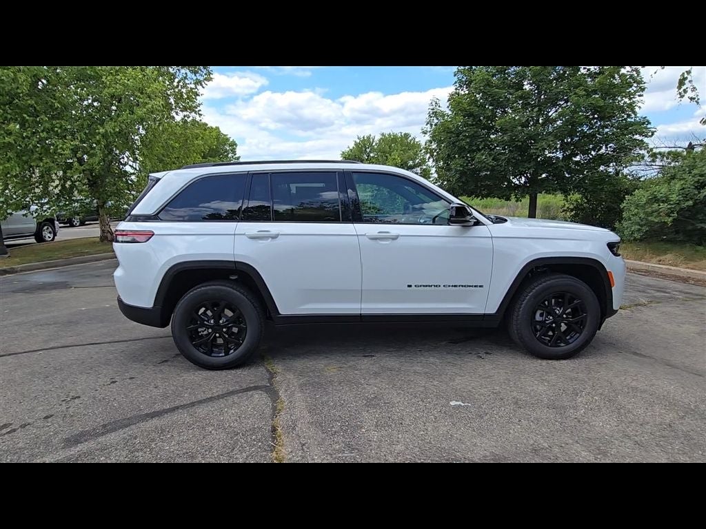 2026 Jeep Grand Cherokee Altitude