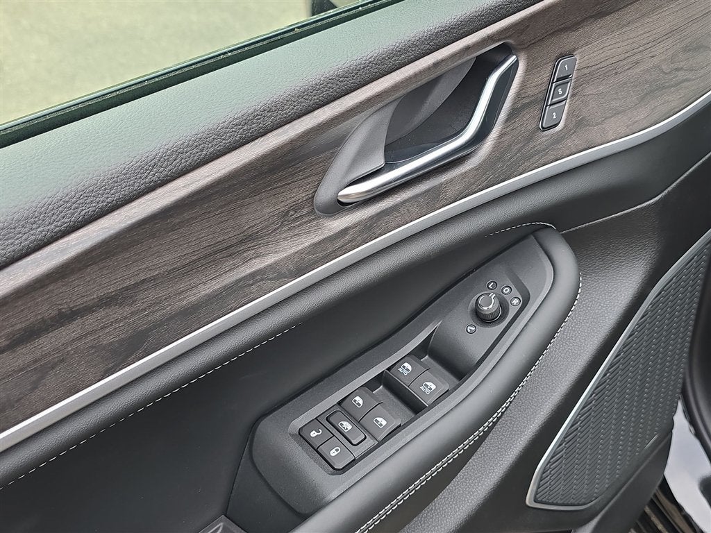 2027 Jeep Grand Cherokee Limited Reserve
