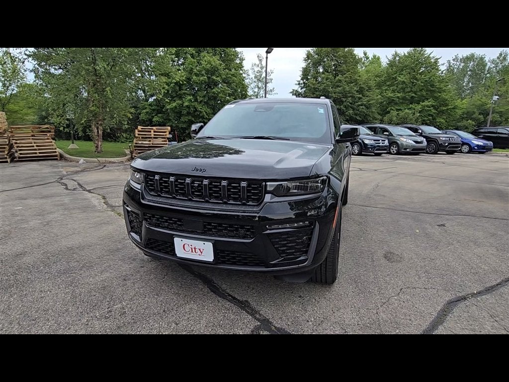 2027 Jeep Grand Cherokee Limited Reserve