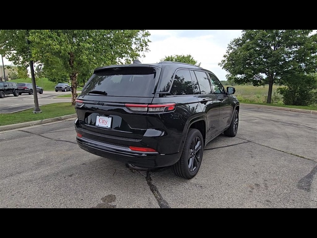 2027 Jeep Grand Cherokee Limited Reserve