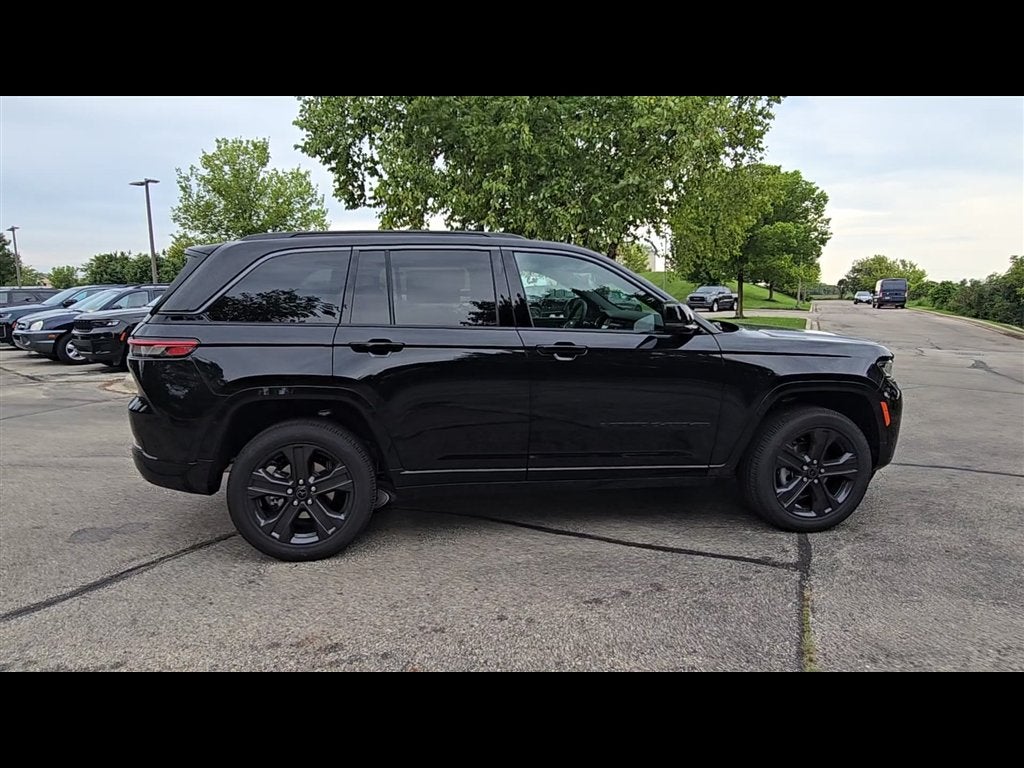 2027 Jeep Grand Cherokee Limited Reserve