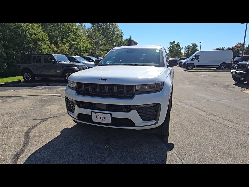 2027 Jeep Grand Cherokee Limited Reserve