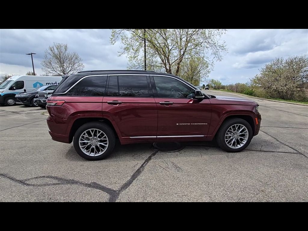 2025 Jeep Grand Cherokee Summit