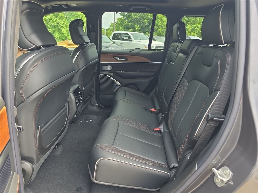 2026 Jeep Grand Cherokee Summit