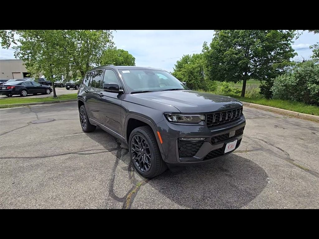 2026 Jeep Grand Cherokee Summit