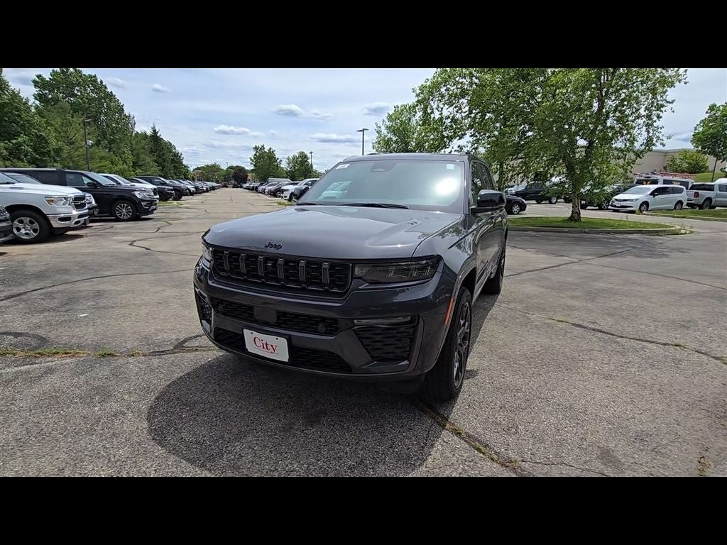 2026 Jeep Grand Cherokee Summit
