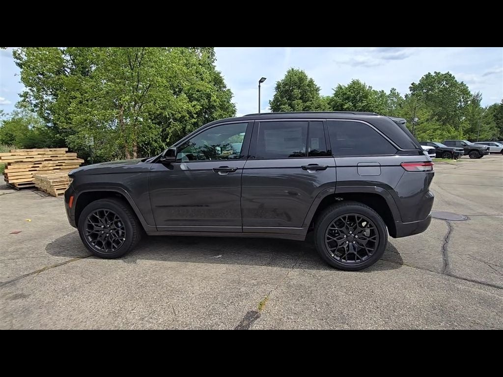 2026 Jeep Grand Cherokee Summit