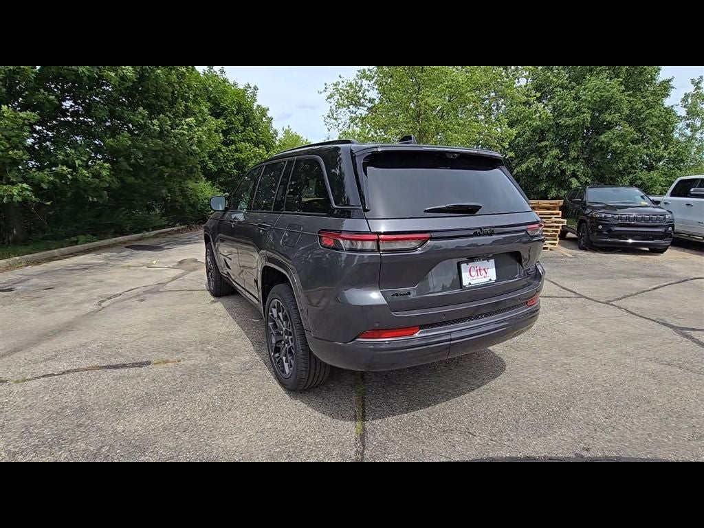 2026 Jeep Grand Cherokee Summit
