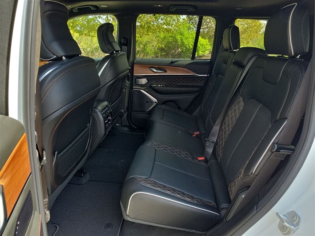 2026 Jeep Grand Cherokee Summit