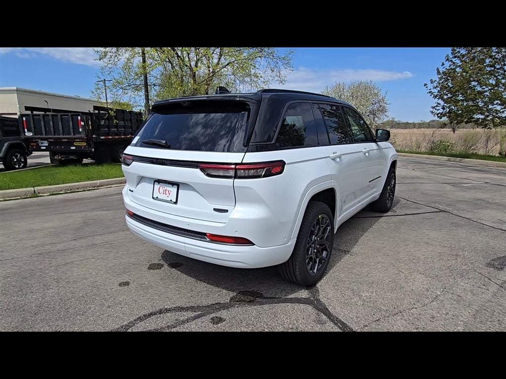 2026 Jeep Grand Cherokee Summit