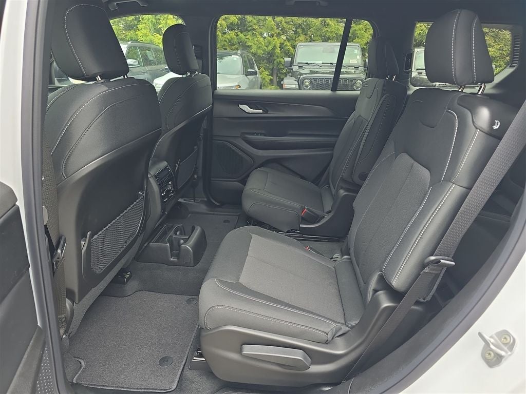 2026 Jeep Grand Cherokee L Laredo