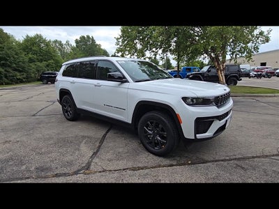 2027 Jeep Grand Cherokee L Laredo Altitude
