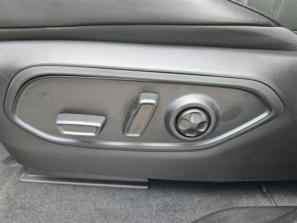 2027 Jeep Grand Cherokee L Laredo Altitude