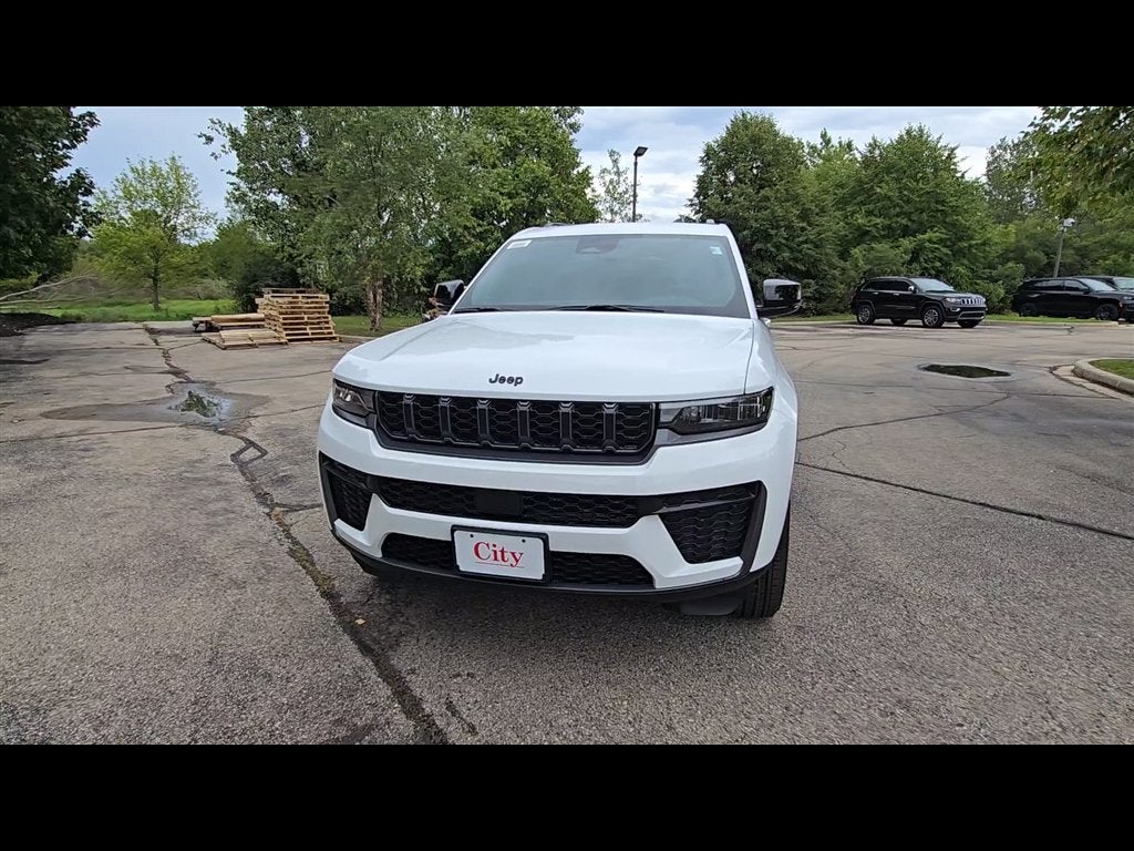 2027 Jeep Grand Cherokee L Laredo Altitude