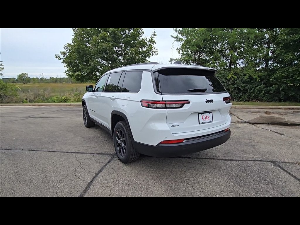 2027 Jeep Grand Cherokee L Laredo Altitude