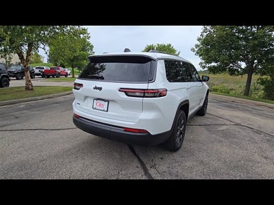 2027 Jeep Grand Cherokee L Laredo Altitude