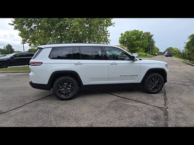 2027 Jeep Grand Cherokee L Laredo Altitude