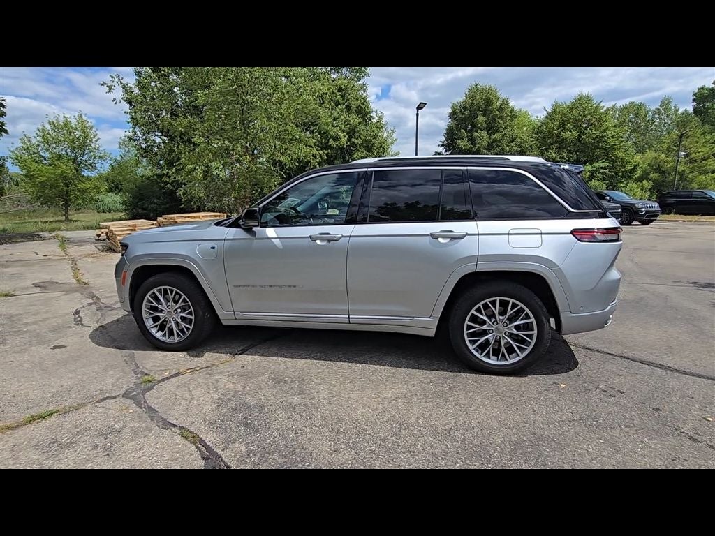 2022 Jeep Grand Cherokee Summit 4xe