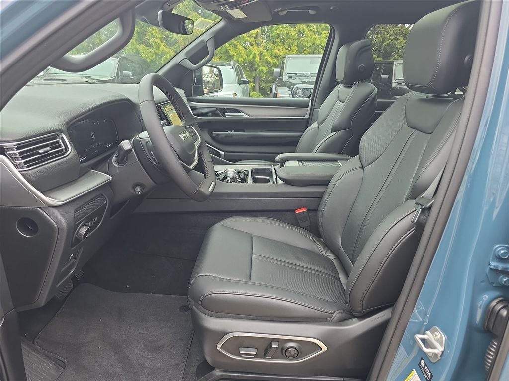 2026 Jeep Grand Wagoneer L 4x4