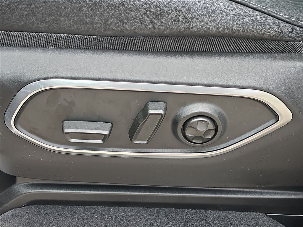 2026 Jeep Grand Wagoneer L 4x4