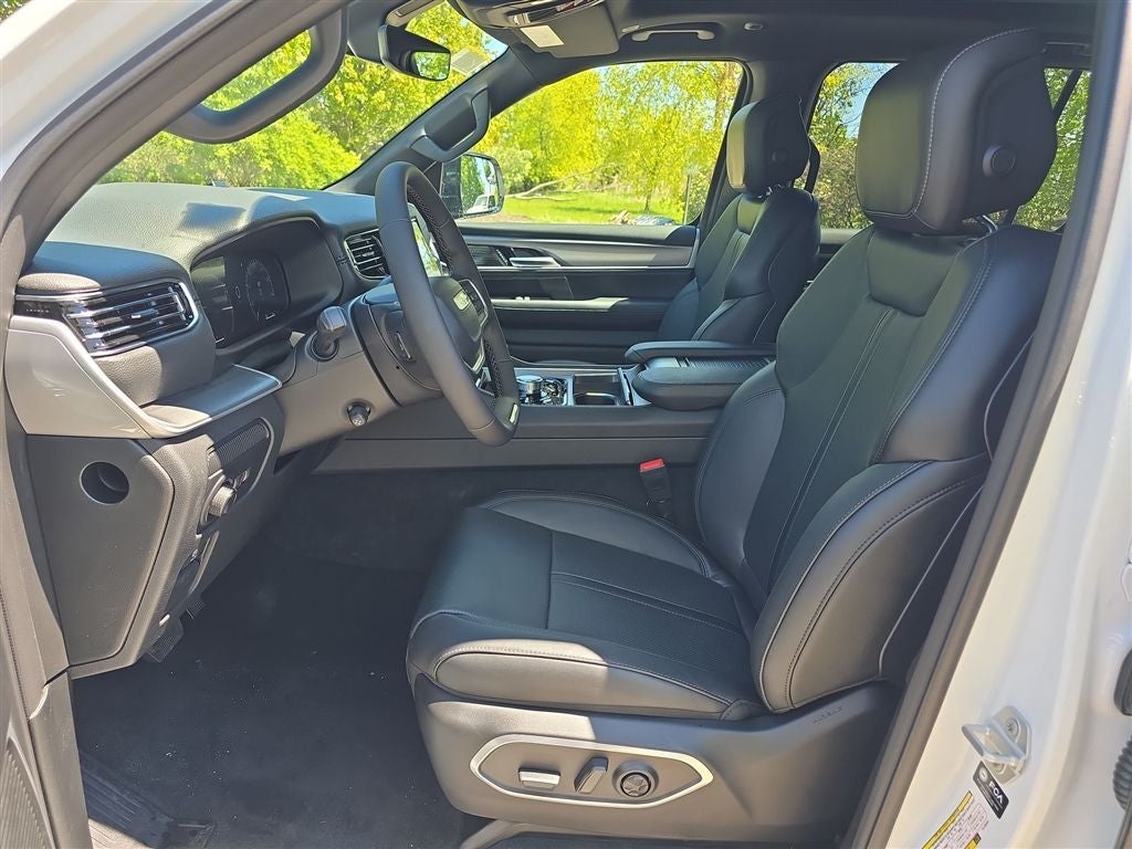 2026 Jeep Grand Wagoneer L 4x4