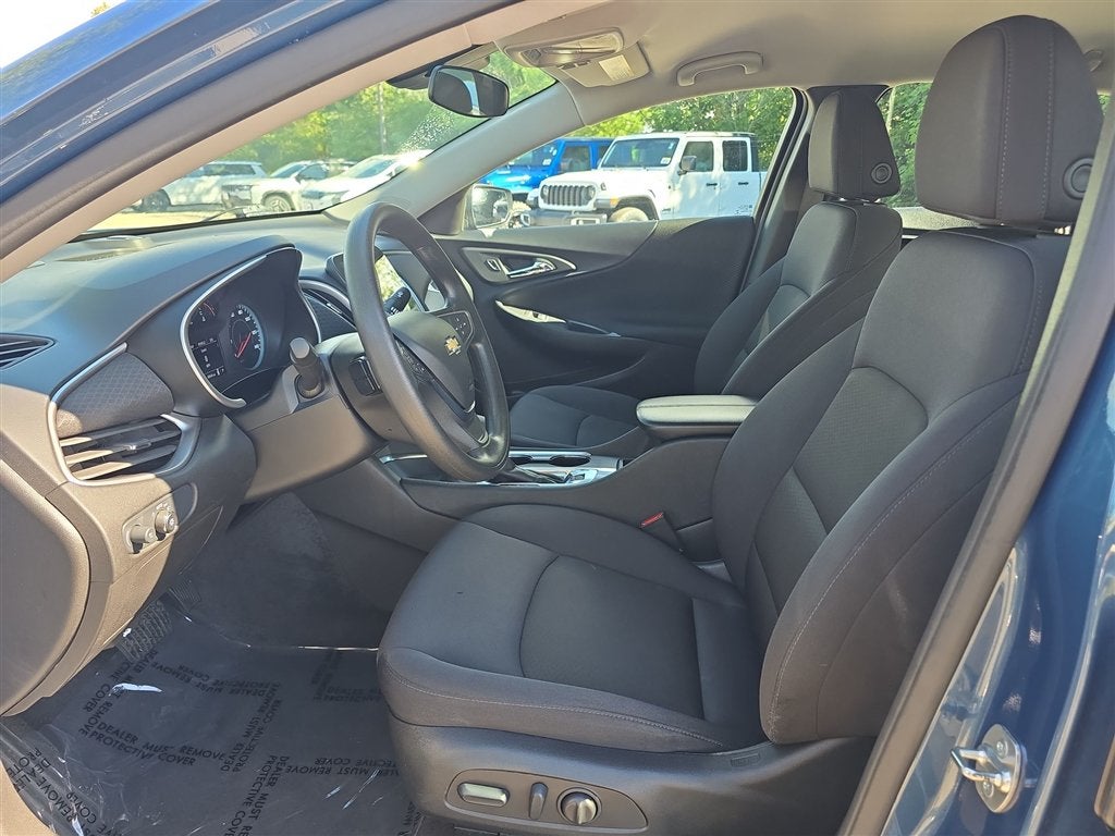 2025 Chevrolet Malibu LT