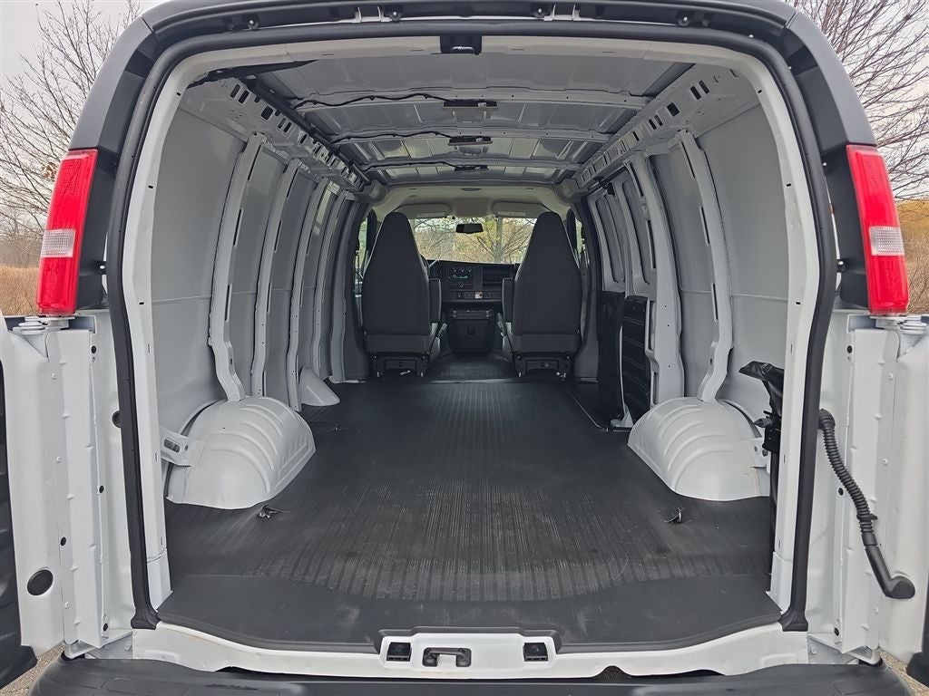 2025 Chevrolet Express 3500 Work Van Cargo