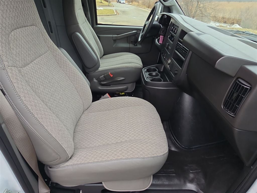 2025 Chevrolet Express 3500 Work Van Cargo