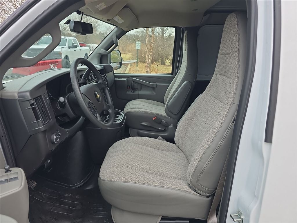 2025 Chevrolet Express 3500 Work Van Cargo
