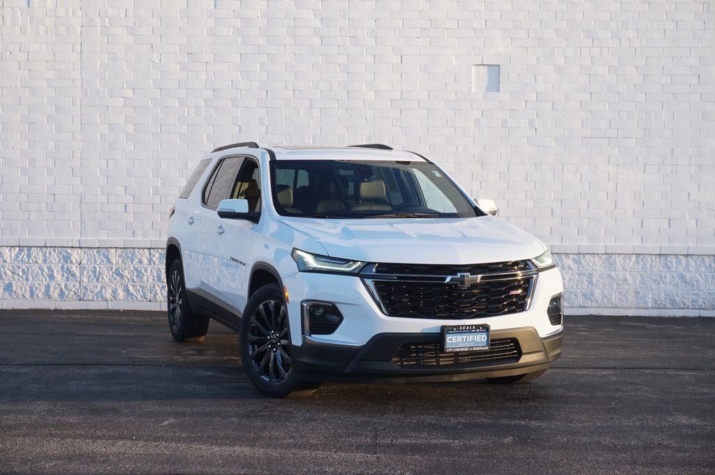 2023 Chevrolet Traverse RS Dual SkyScape