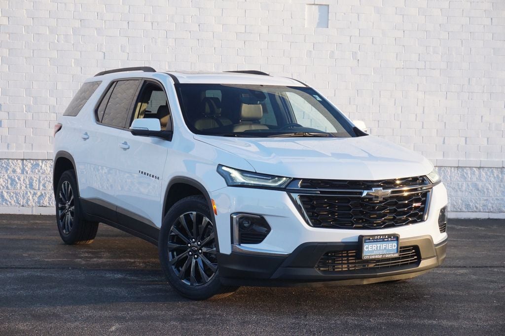 2023 Chevrolet Traverse RS Dual SkyScape