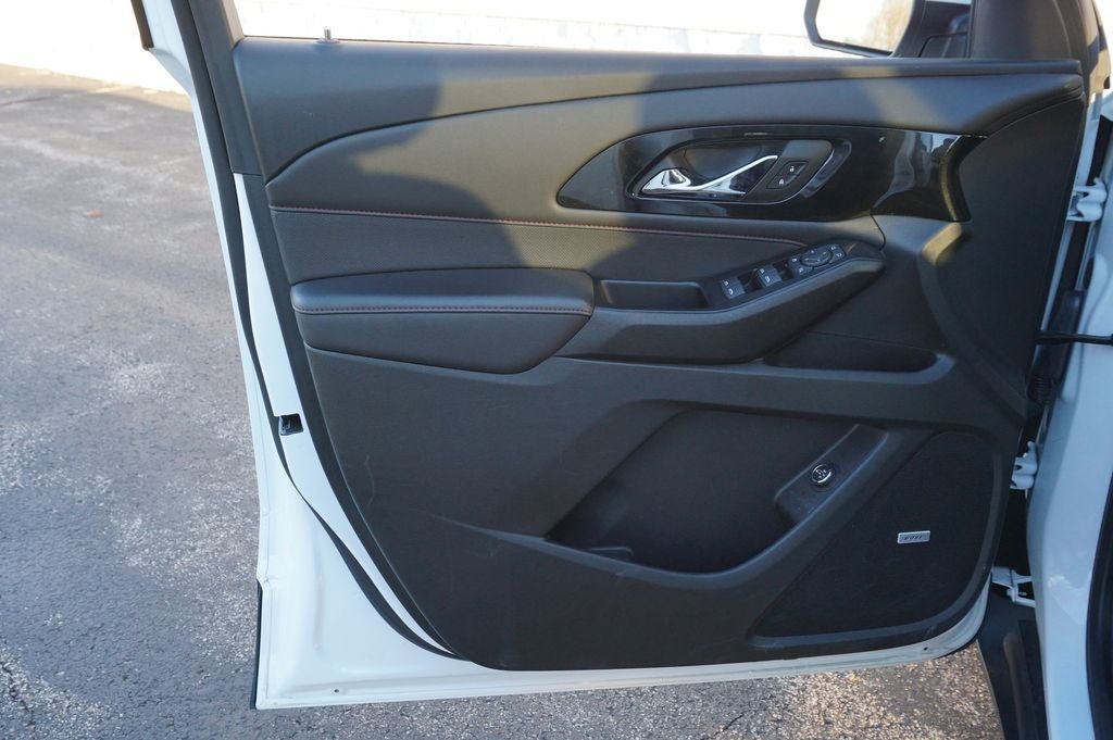 2023 Chevrolet Traverse RS Dual SkyScape