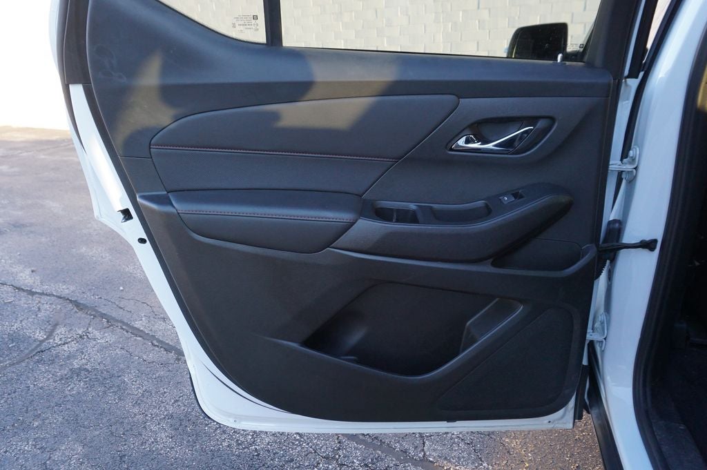 2023 Chevrolet Traverse RS Dual SkyScape