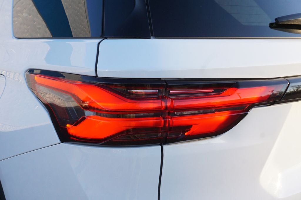 2023 Chevrolet Traverse RS Dual SkyScape
