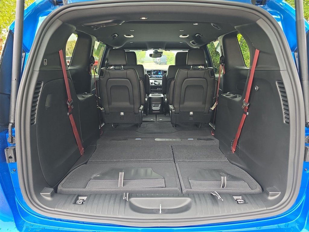 2027 Chrysler Pacifica Select
