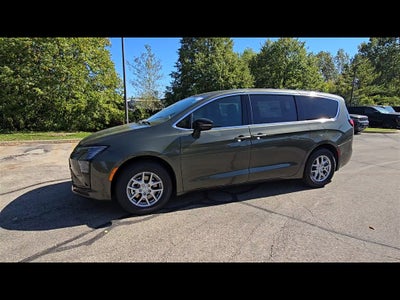 2027 Chrysler Pacifica Select