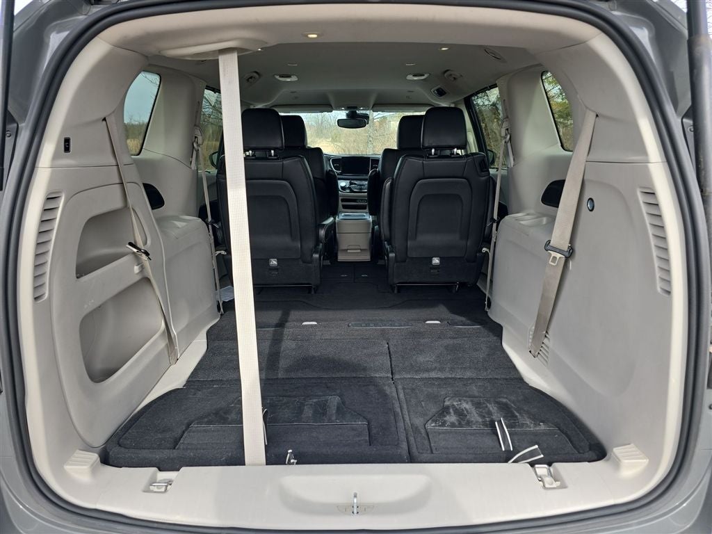 2023 Chrysler Pacifica Touring L