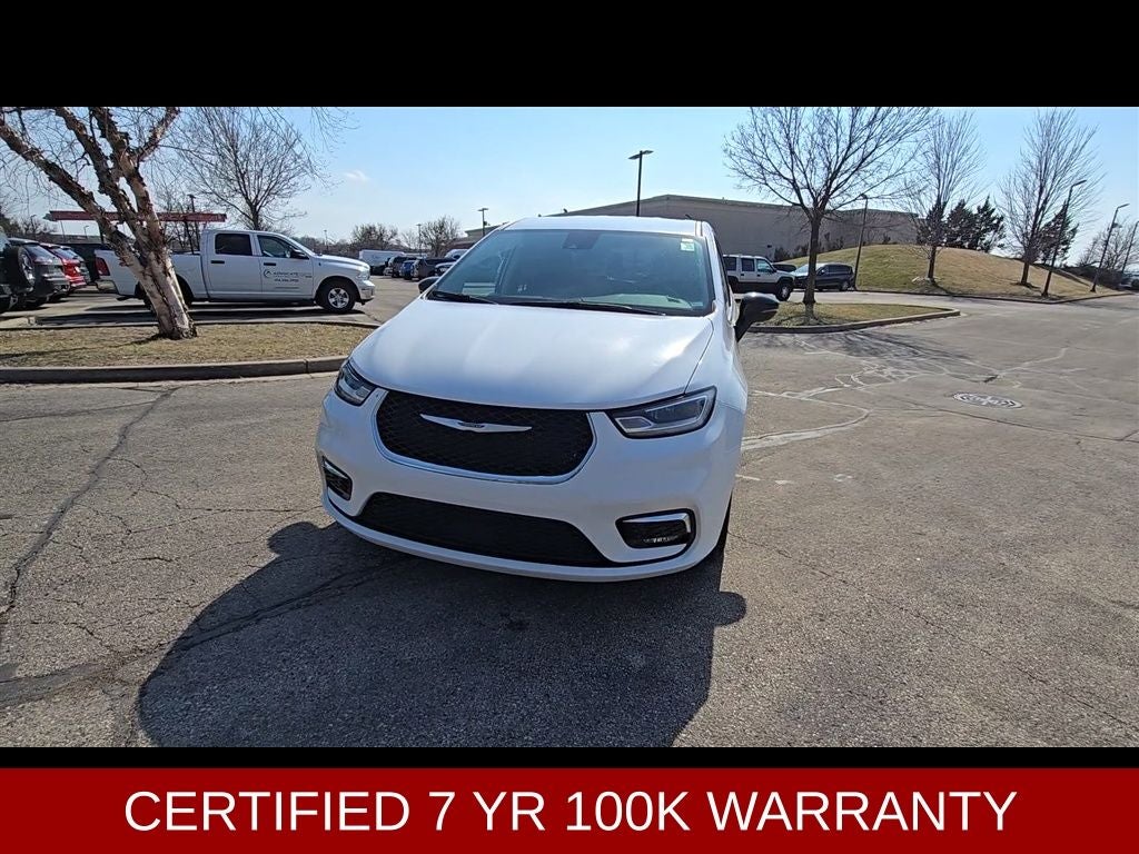 2024 Chrysler Pacifica Touring L