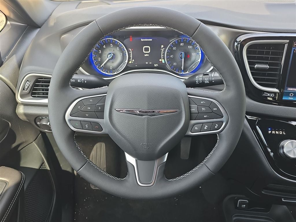 2026 Chrysler Voyager LX
