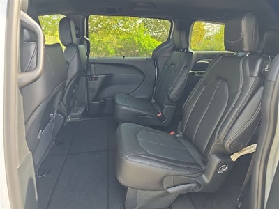 2026 Chrysler Voyager LX