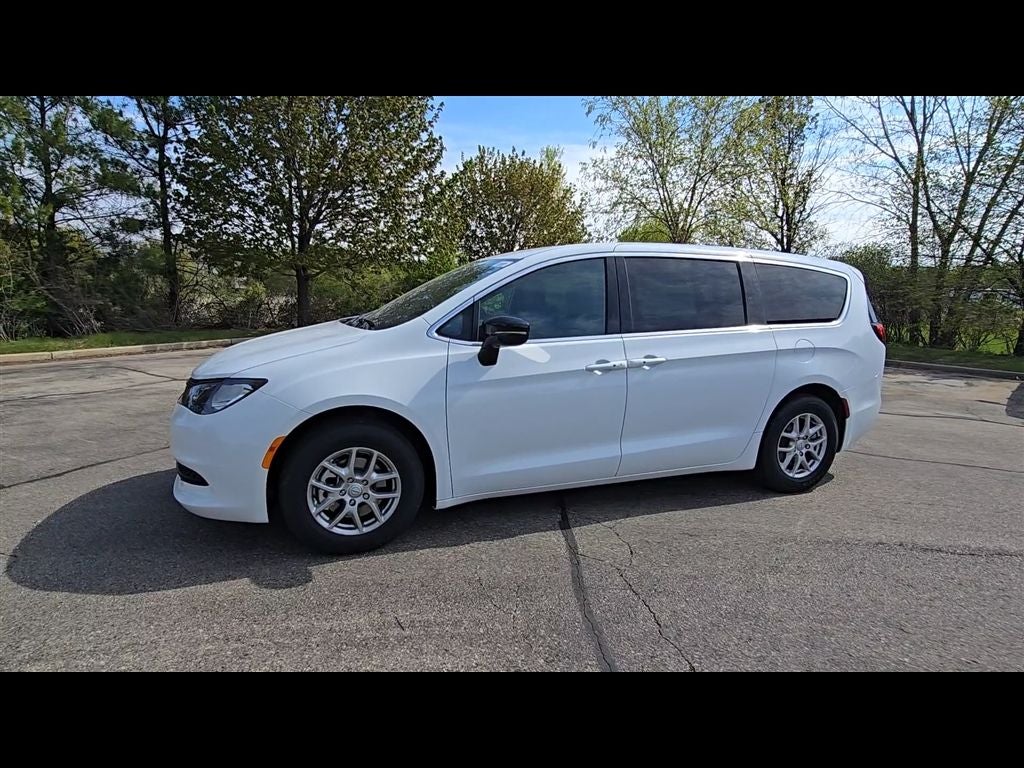2026 Chrysler Voyager LX