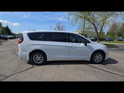 2026 Chrysler Voyager LX