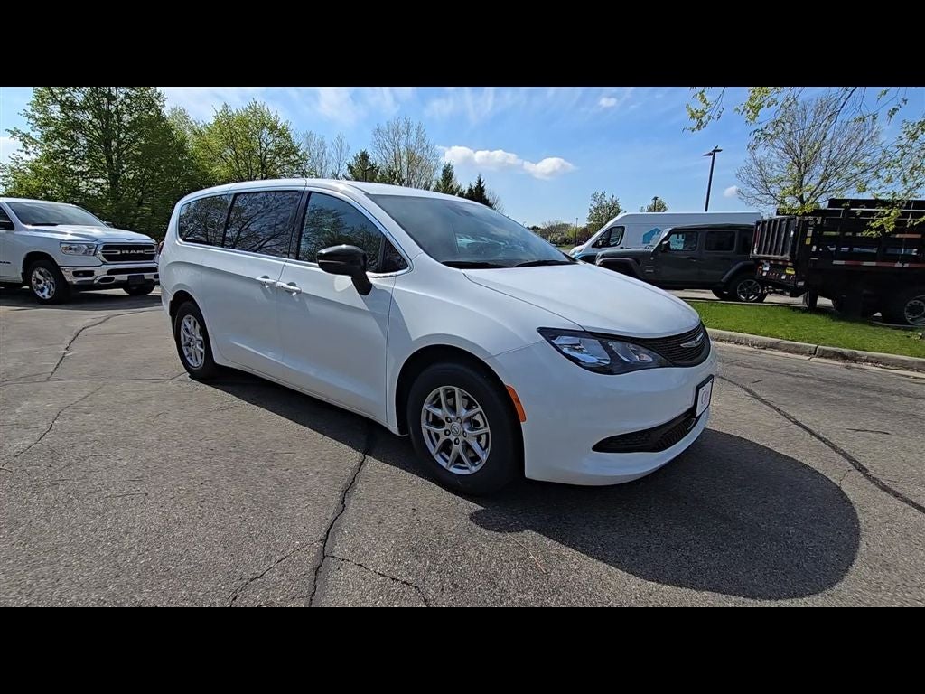 2026 Chrysler Voyager LX