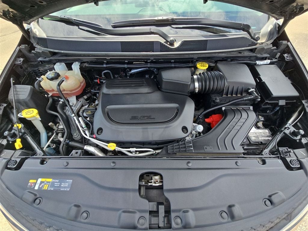 2023 Chrysler Voyager LX